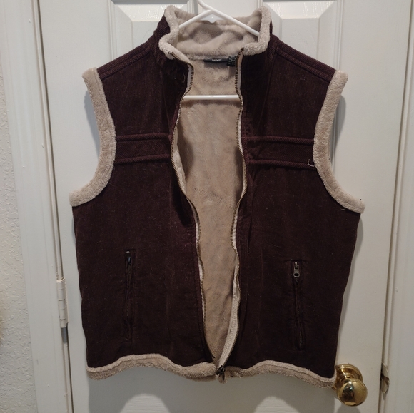 Vest - Picture 3 of 5